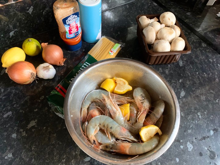 GARLIC KING PRAWNS AND PASTA&nbsp;DISH